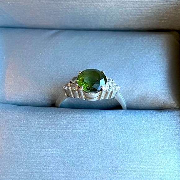 Sterling Silver and Peridot Ring, Size 6.5 - Picture 2 of 5